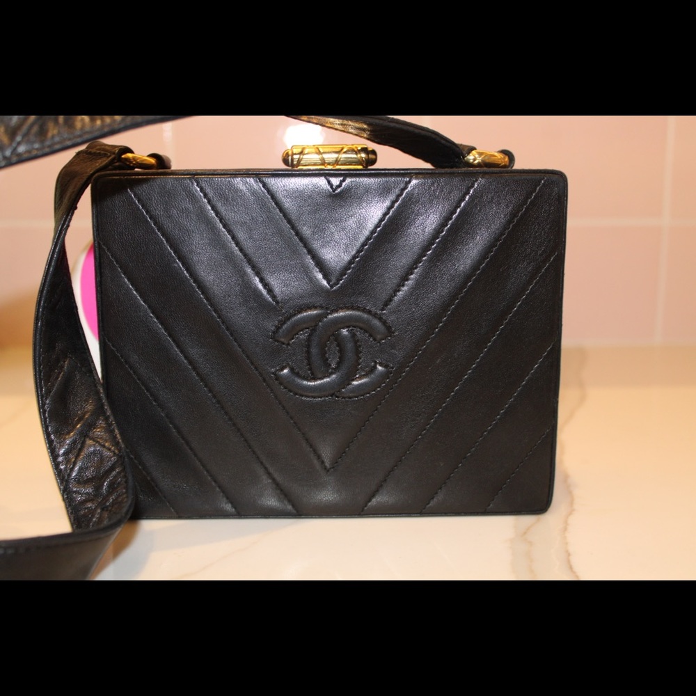 SOLD**Vintage Chanel Bag - Picture 10 of 10